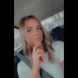 Meet your Posher, Desiree